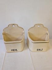 Sehr alter Salztopf und Mehltopf aus Keramik Wandtopf
