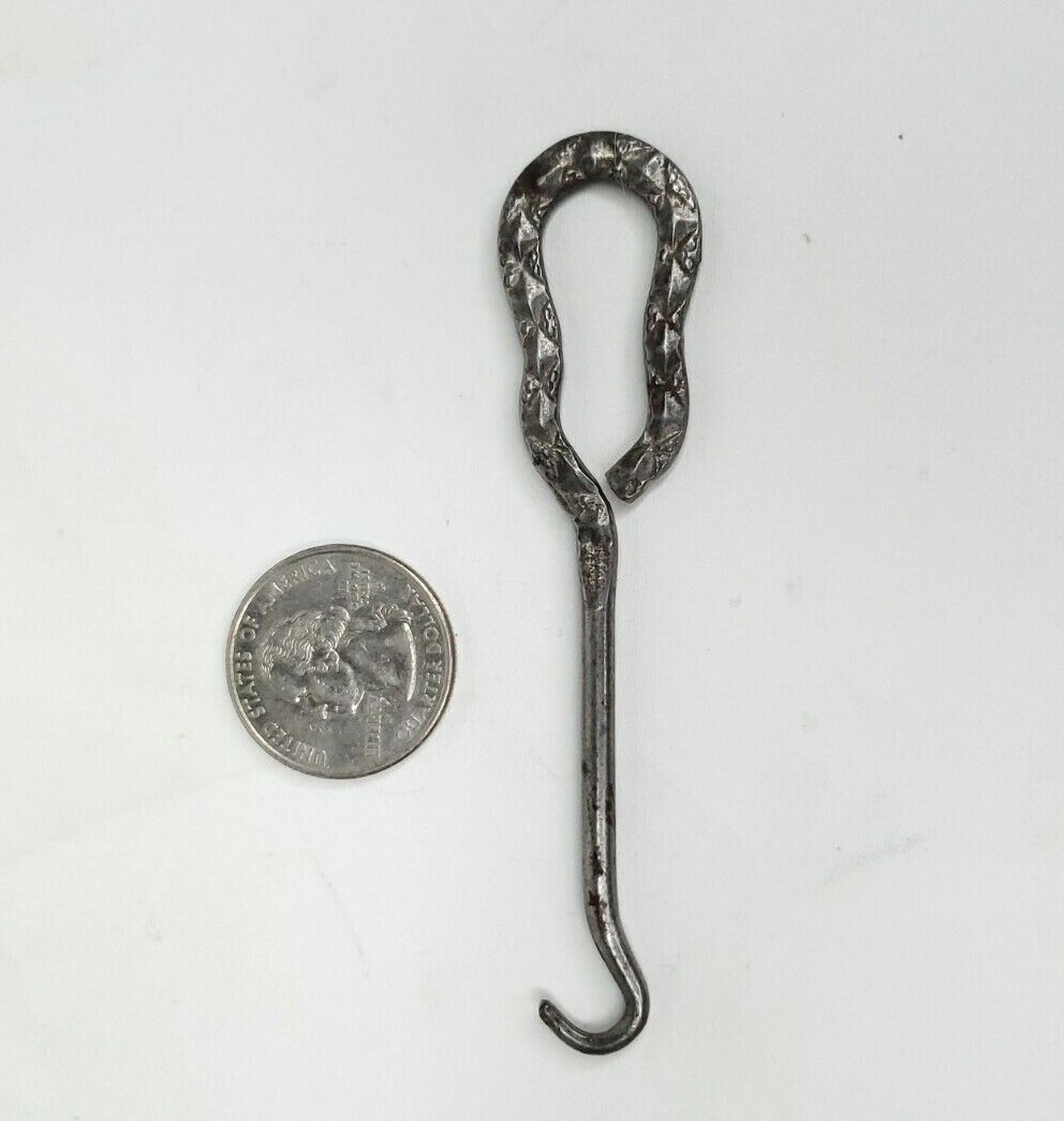 Antique Shoe Button Hook   Patterned Handle - image 2