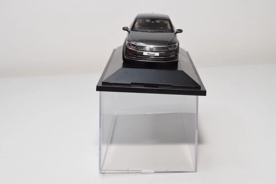 B21 1:43 HERPA VW VOLKSWAGEN PASSAT LIMUSINA METÁLICO GRIS OSCURO SIN USAR, E... - Imagen 4 de 4