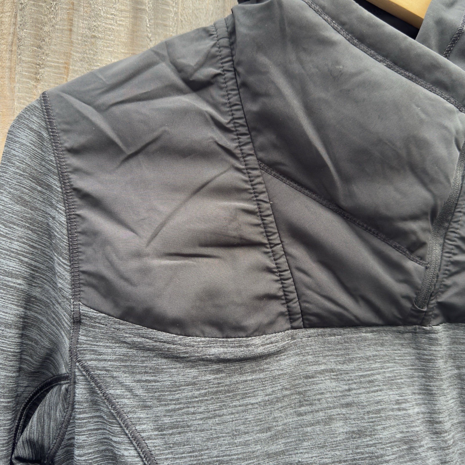 Sunice Performance 1/4 Zip Pullover Size S/P - image 2