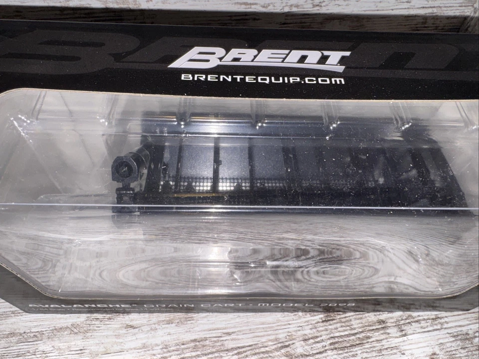1/64 Brent Avalanche 2098 Grain Cart with Equalizer Tracks, Black Spec-Cast - Image 4 of 4