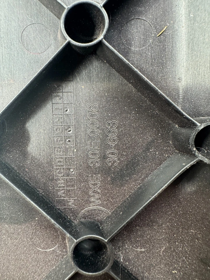 Черный отделочный чехол для переднего правого сиденья BMW 528XI 528I F10 2014-2016 годов выпуска 52107317450 - Изображение 3 из 4