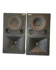 QSC SR -18. Two  SPEAKER USED
