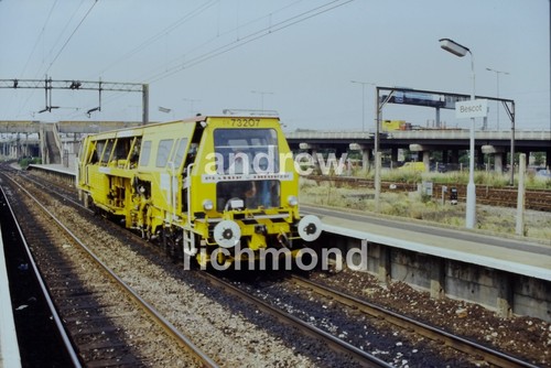 DX 73207 Plasser Theurer Gleismaschine Bescot 80er Jahre Original 35mm Eisenbahndia