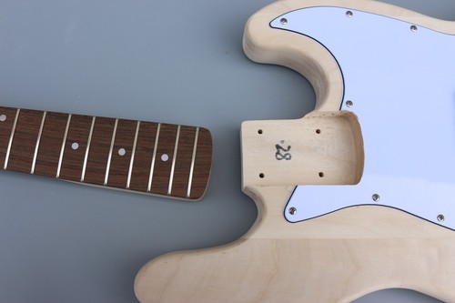 1Set Guitar Kit Guitar Body Bass 20 Fret Guitar Neck Basswood Rosewood Fretboard - Picture 4 of 6