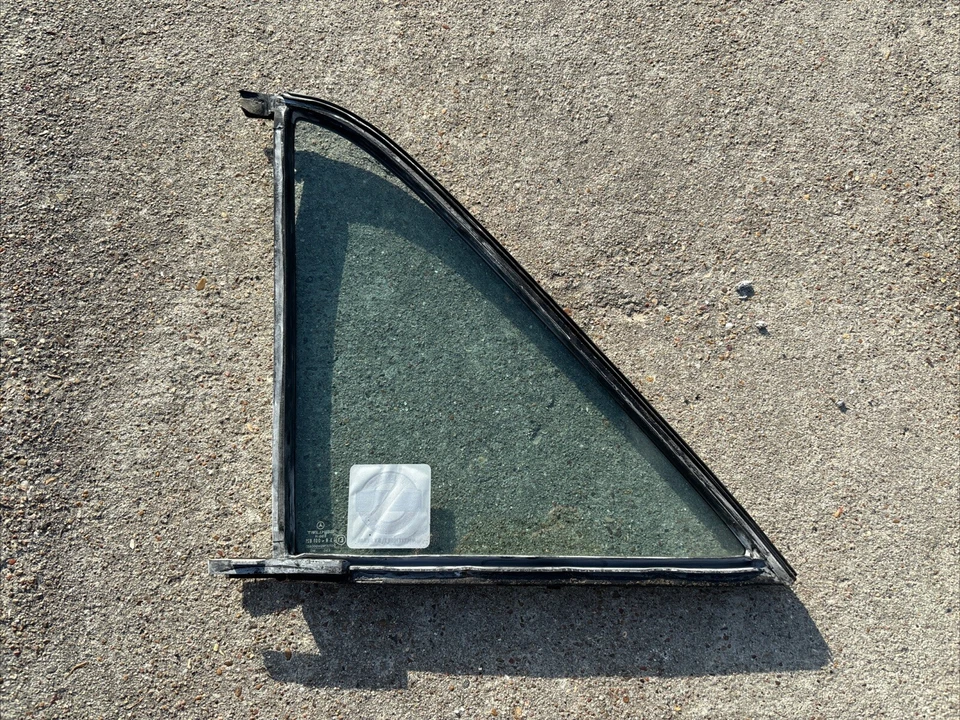 1267350809 задняя четверть стекла окно W126 300SDL 300SEL 420SEL 500SEL 560SEL - Изображение 3 из 3