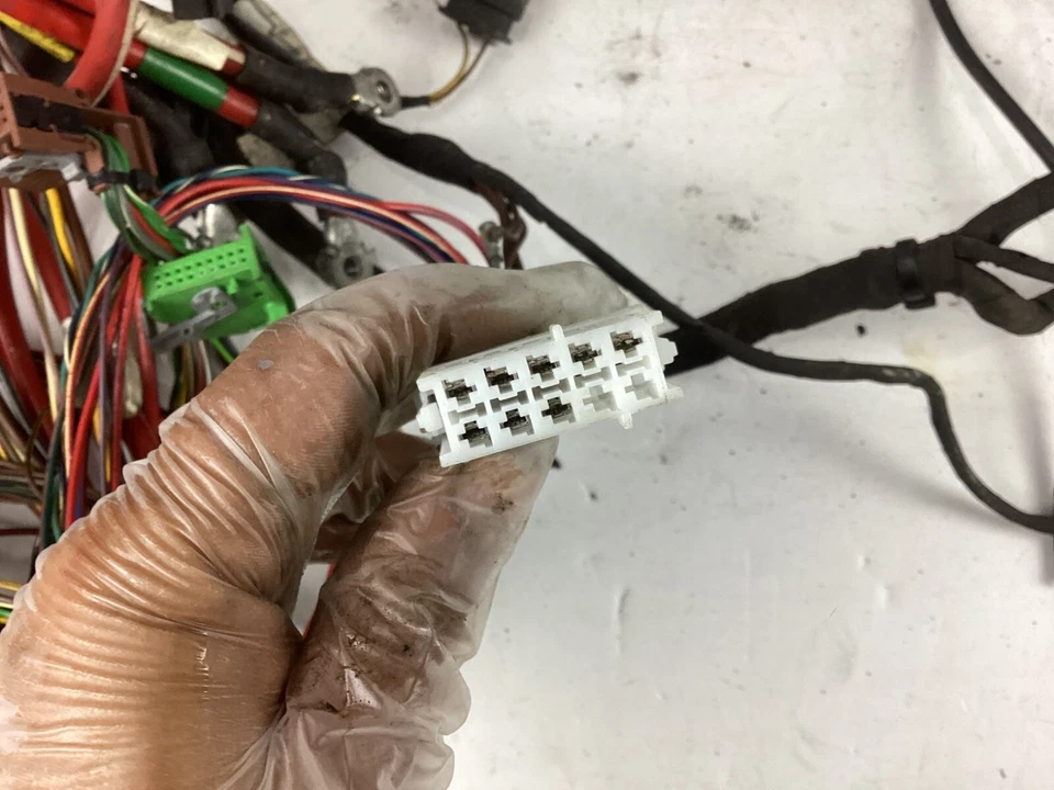 Жгут проводов моторного отсека 2008-2012 Mercedes-Benz C300 C250 A2075461780 от оригинального производителя - Изображение 3 из 4