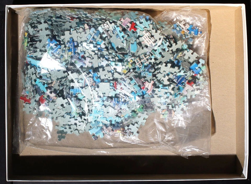 Statue of Liberty 1000 Piece Shaped Puzzle with Twin Towers USED - Image 4 of 4