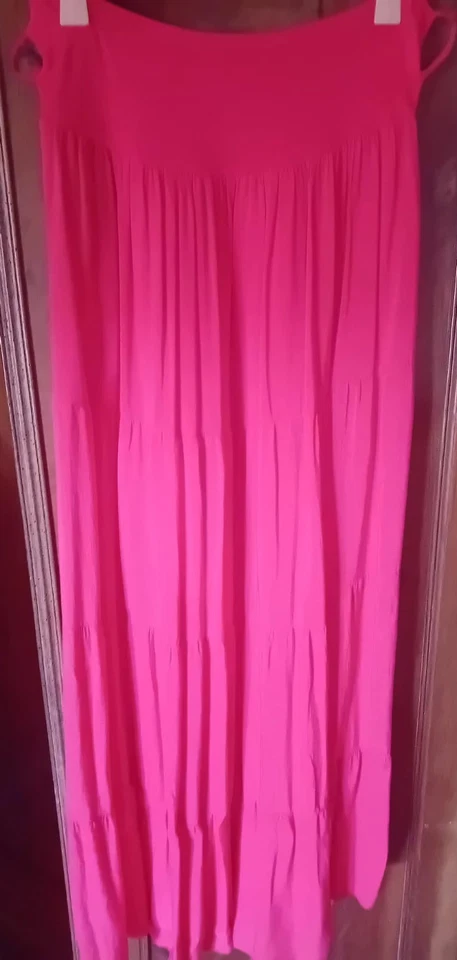 Jupe neuve longue rouge T42 doublée non transparente viscose et coton fluide - Photo 1/4