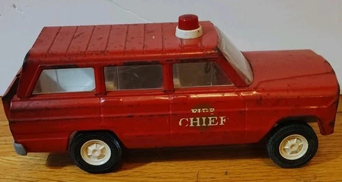 Vintage TONKA FIRE CHIEF Jeep Wagoneer Red 1960s Flip Down Tailgate Pressed Tin