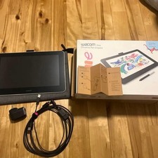 Wacom One Creative Pen Display USB C Pen Tablet Ready to Use for Artists