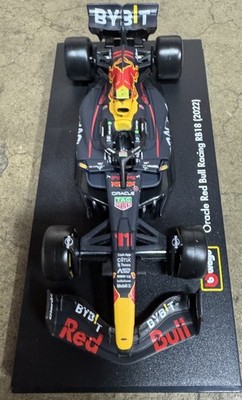 Bburago F1 Oracle Red Bull Racing RB18 / #1 Max Verstappen 1/43 Scale