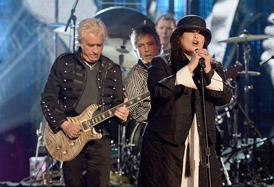 Inductees Howard Leece Roger Fisher Ann Wilson perform 28th Rock R- Old Photo 1