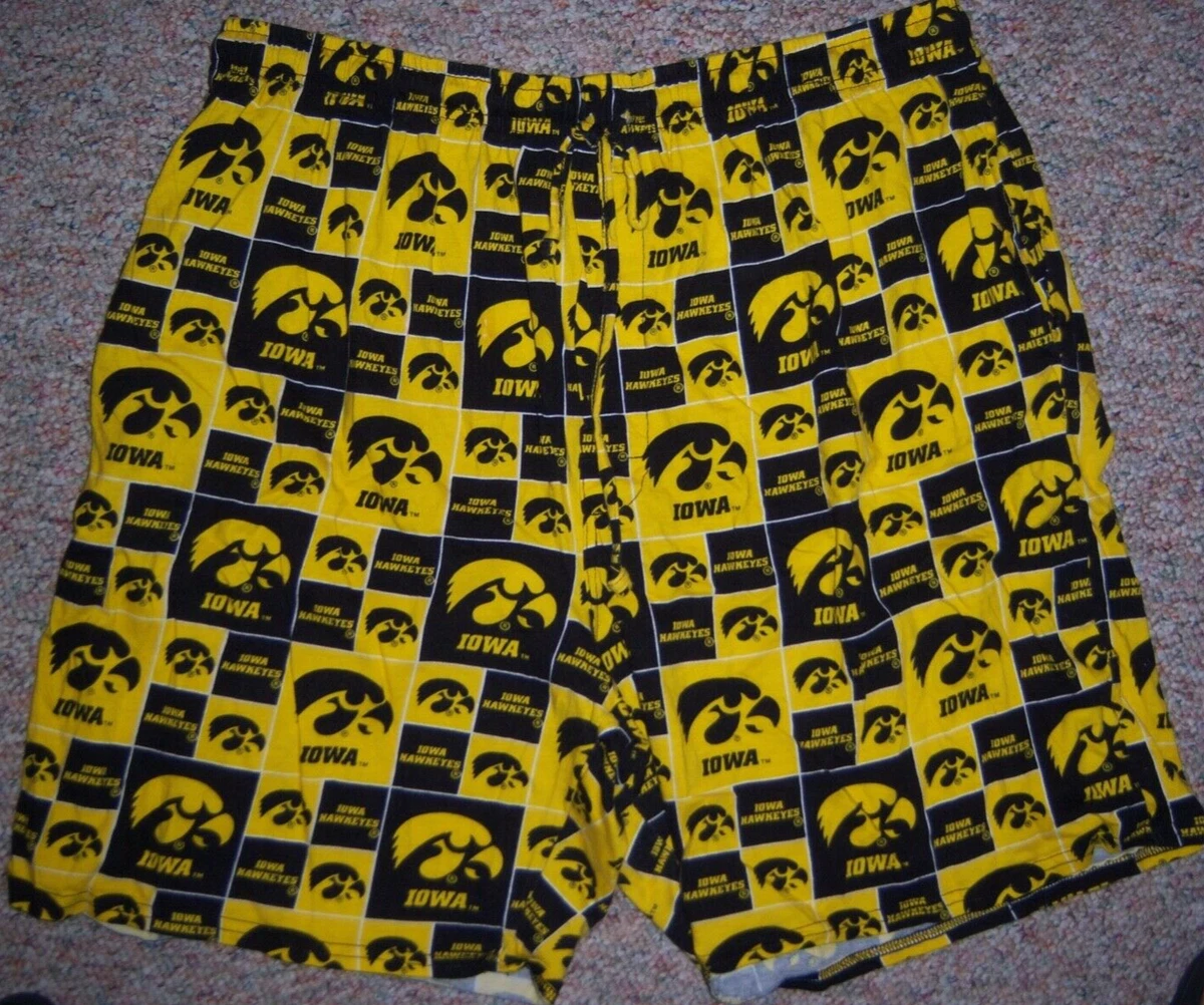 Women's SIDELINE Apparel Black & Yellow Iowa Hawkeyes Pull-On Shorts Size 2XL