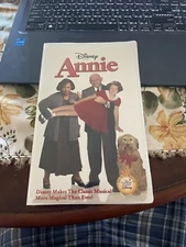 Disney ANNIE VHS Clamshell Case Kathy Bates