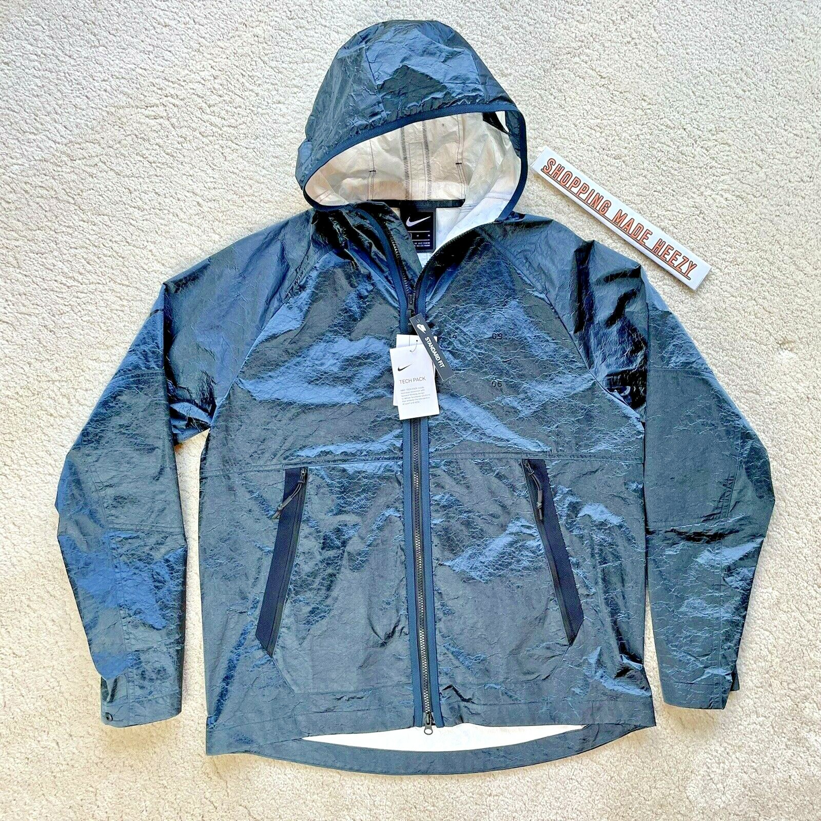 SACAI X NIKE [M] NIKE SPORTSWEAR NSW Tech Pack Giacca con cappuccio tessuto Tyvek Nylon Prezzo al pubblico consigliato $250