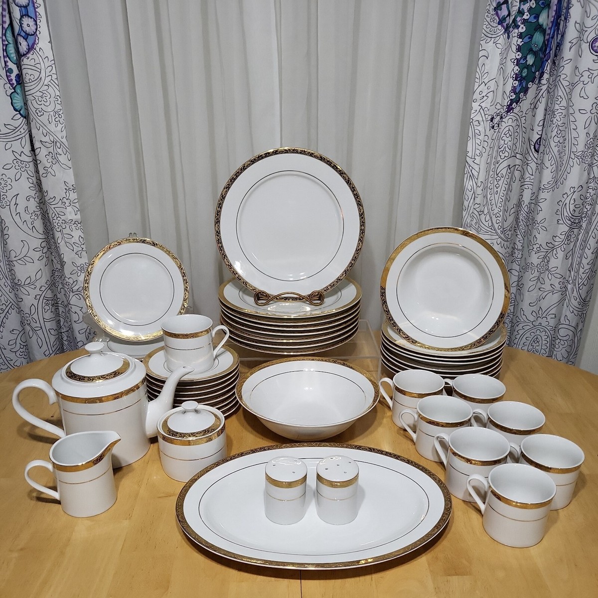 White And Gold Dinnerware Set for 8: Elevate Your Dining 3 White And Gold Dinnerware Set for 8: Elevate Your Dining