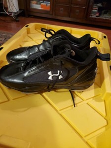 men's under armour metal baseball cleats