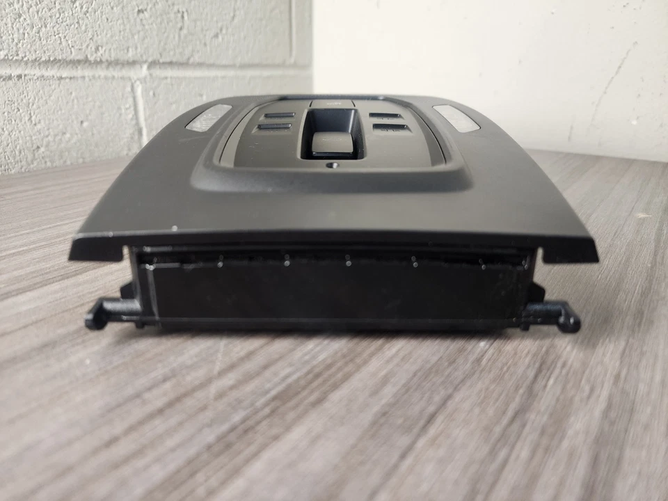 Interruptor de luz LED consola superior Porsche Cayenne 2024 cupé Foto 3 de 4