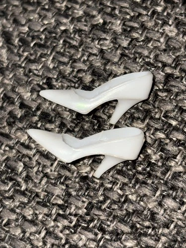 Vintage Barbie Doll WHITE Closed Toe Heels Pumps Shoes Japan Mattel