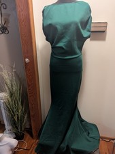 Women's Medium Green Formal Long Evening Dress V Back Form Fitting Flare NWT