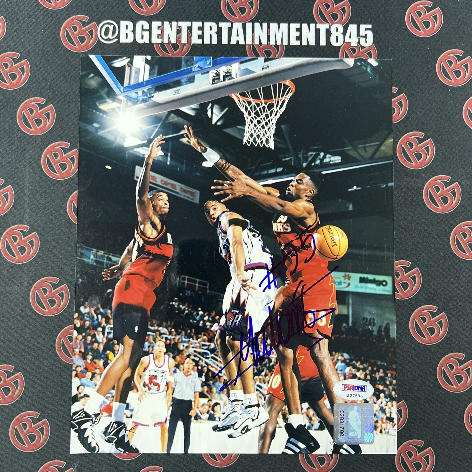 Dikembe Mutombo Autographed Signed Atlanta Hawks 8x10 Photo PSA Certified. 