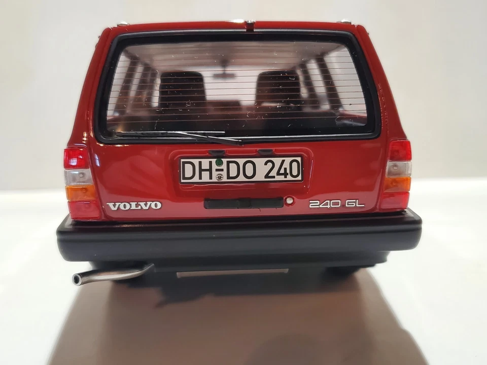 BOS Models 1989 Volvo 240 GL Station Wagon 1:18 Scale Resin Car LE 1,000 Red - Image 4 of 4