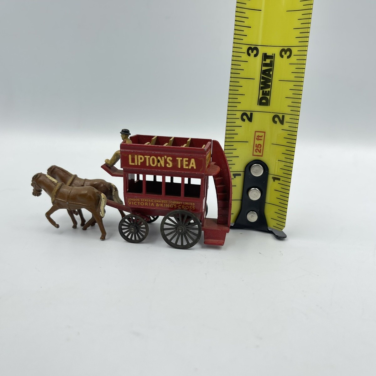 Matchbox Yesteryear: Y12 1 A 7 London Horse Drawn Bus (1899