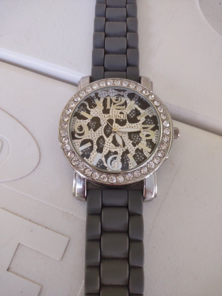 Gruen Silver Quartz Watch with Crystal Accents Ladies Gruen Silver Tone Crystal Accent Bezel Big Face  main image 4