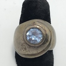 Vintage 925 Sterling Silver  Solitaire Cut Blue Topaz Stunning Ring sz 7.5