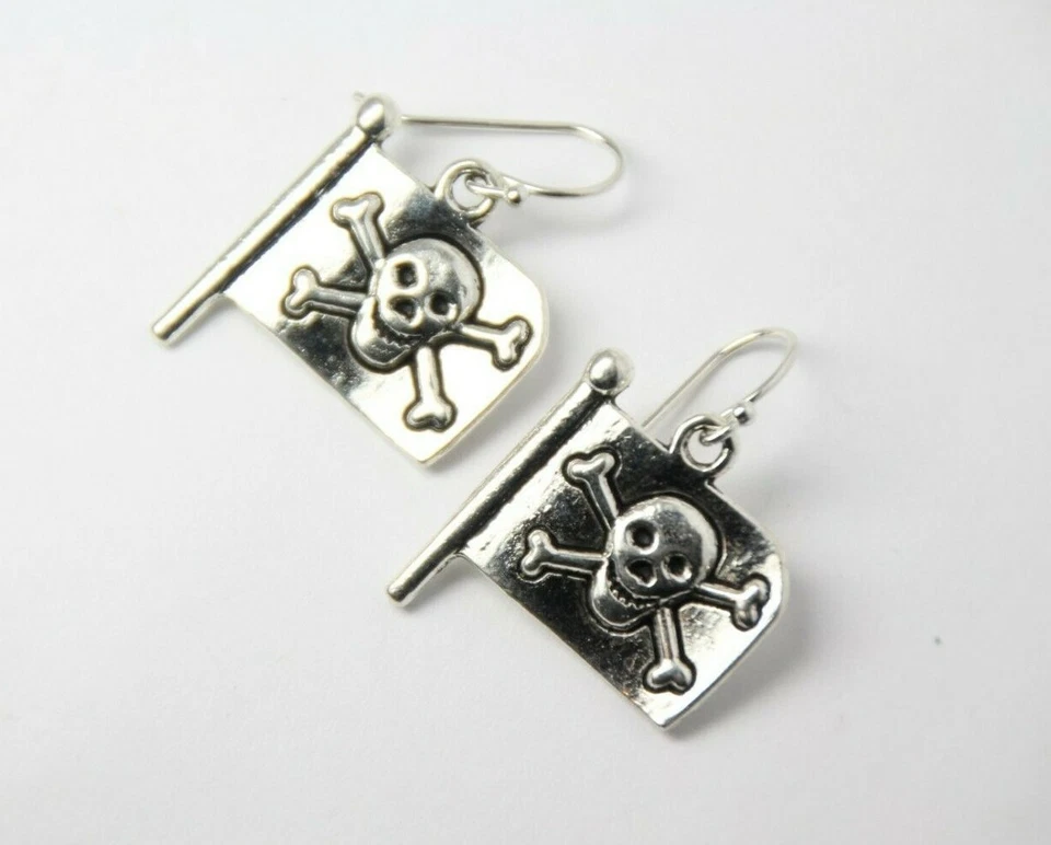 Pendientes Bandera Pirata Plata de Ley 925 Ganchos Peltre Dijes Huesos Cruzados Foto 4 de 4