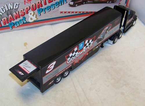 1:64 1993 ERTL WHITE ROSE TRANSPORTER HAULER #3 GM GOODWRENCH DALE EARNHARDT SR - Picture 3 of 10