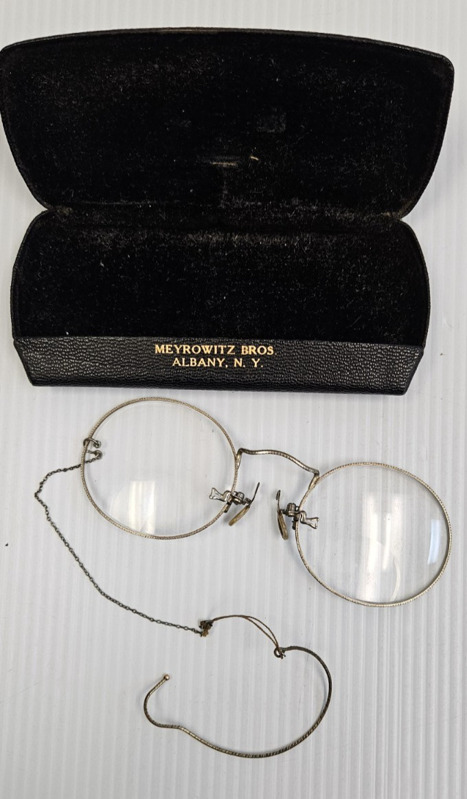 Antique Pince Nez Spectacles Glasses w/ Meyrowitz Bros Optical Store Albany Case
