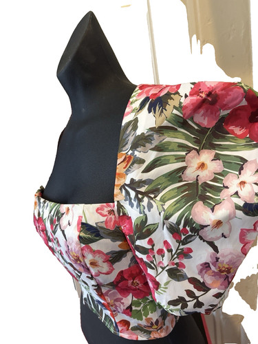 Younique clothing co. floral   Colorful  crop Blouse  ( S  )