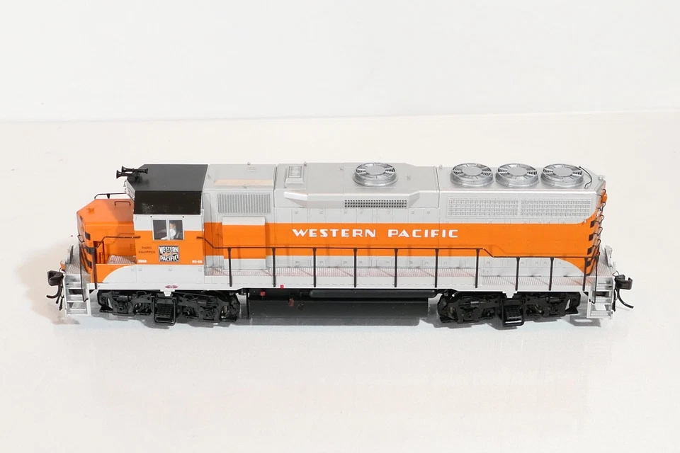 Atlas 8925 HO Scale DC Locomotive Western Pacific 3508 GP-40 - Image 4 of 4