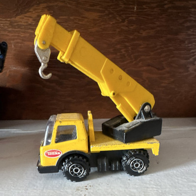 Tonka Tonka Tiny 1:64 Yellow/Black Diecast Metal Crane Truck Construction Toy