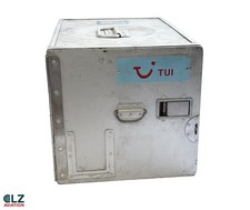 TUI Airways Flugzeug Kombüse Kanister Gastronomie Duty Free Atlas Box