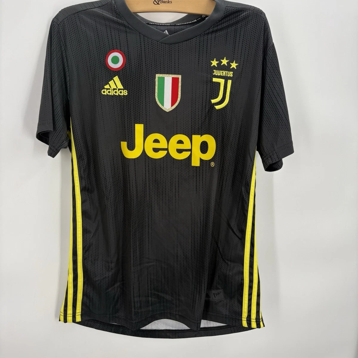 Preços baixos em Cristiano Ronaldo Juventus Preto Clube