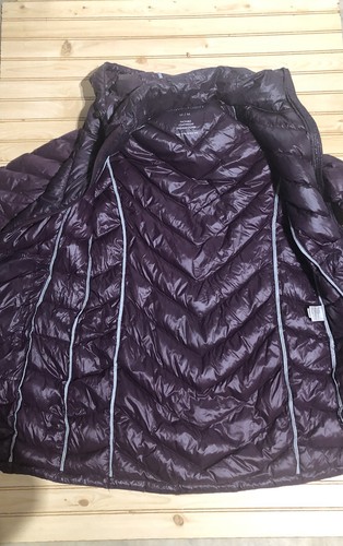Calvin Klein Viola/Prugna Imbottibile Premium Piumino con Cappuccio Leggero Cappotto Donna M - Foto 3 di 10