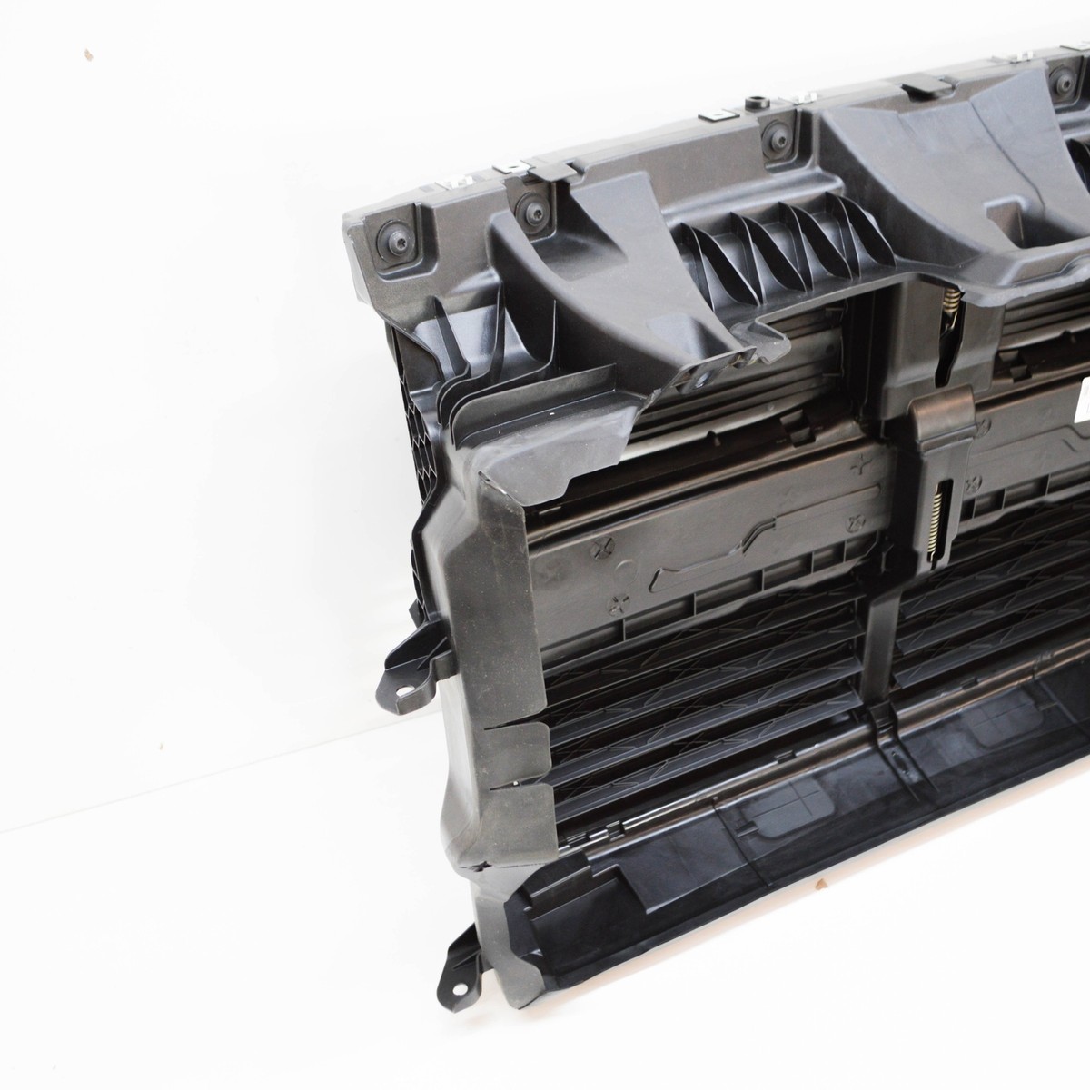 BMW X1 F48 Air Duct With Flap Control M 8077605 51748077605 NEW  