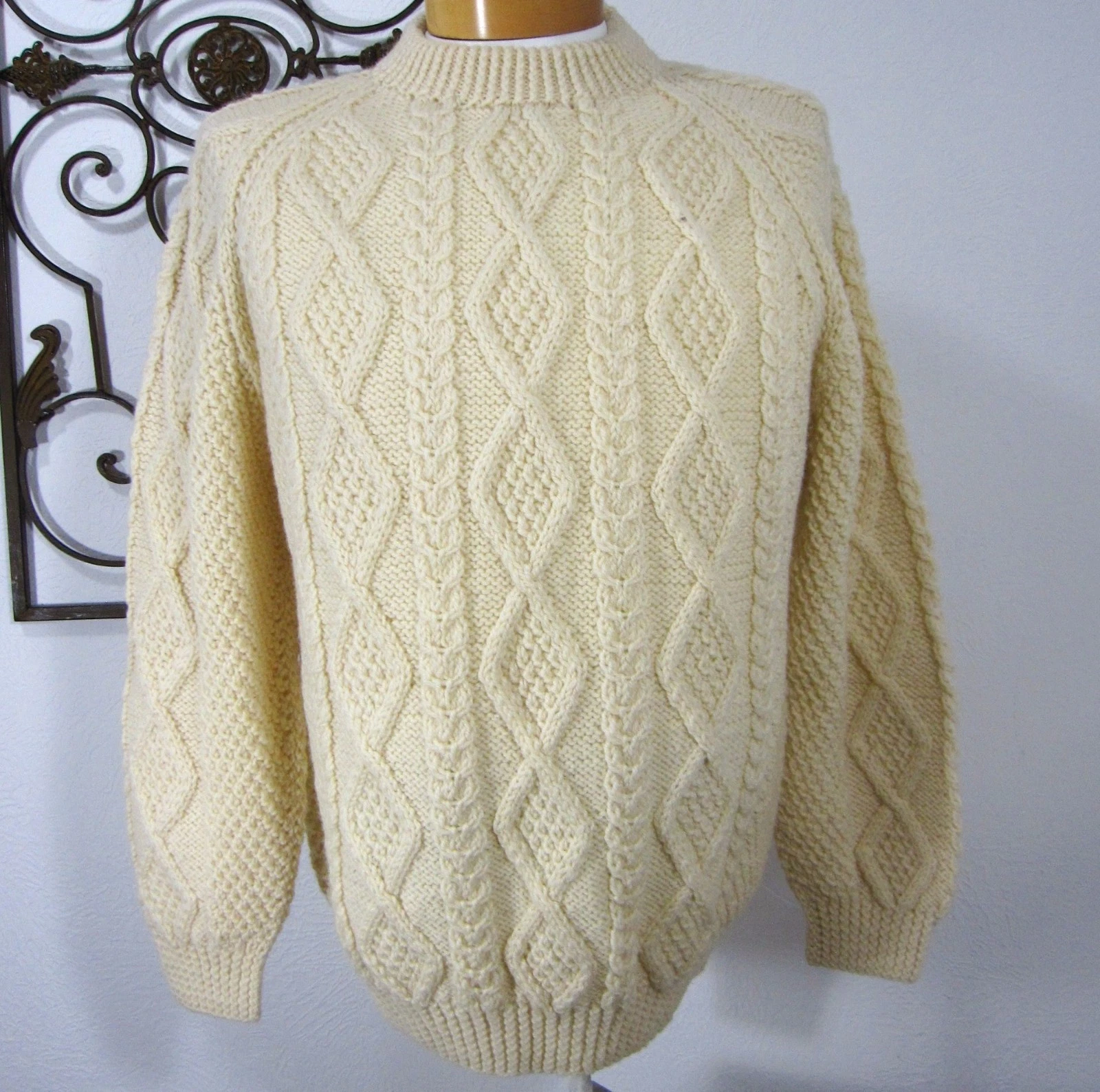 QUILL'S WOOLLEN MARKET IRELAND HAND KNIT WOOL SWEATER SZ L LARGE IVORY