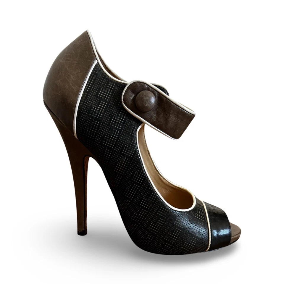 洛杉矶 Mary Jane Peep-Toe 泵 — 第 4/4 张图片