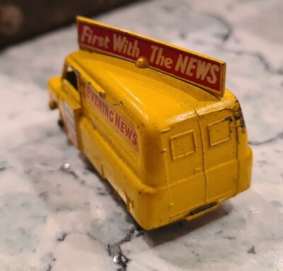 Matchbox Bedford Evening News Van Excellent condition no 42 Lesney