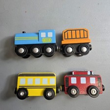 Melissa  Doug Wooden Magnetic Train Cars Lot of 4 Engine  Cars