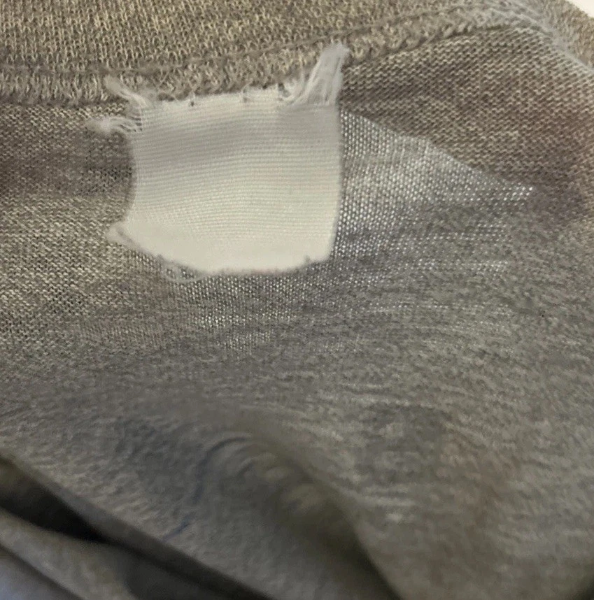 Vintage Heart 1982 Concert Tee Sz S/M Tag Is Faded See Flaws In Pic 20” Chest - Image 3 of 4