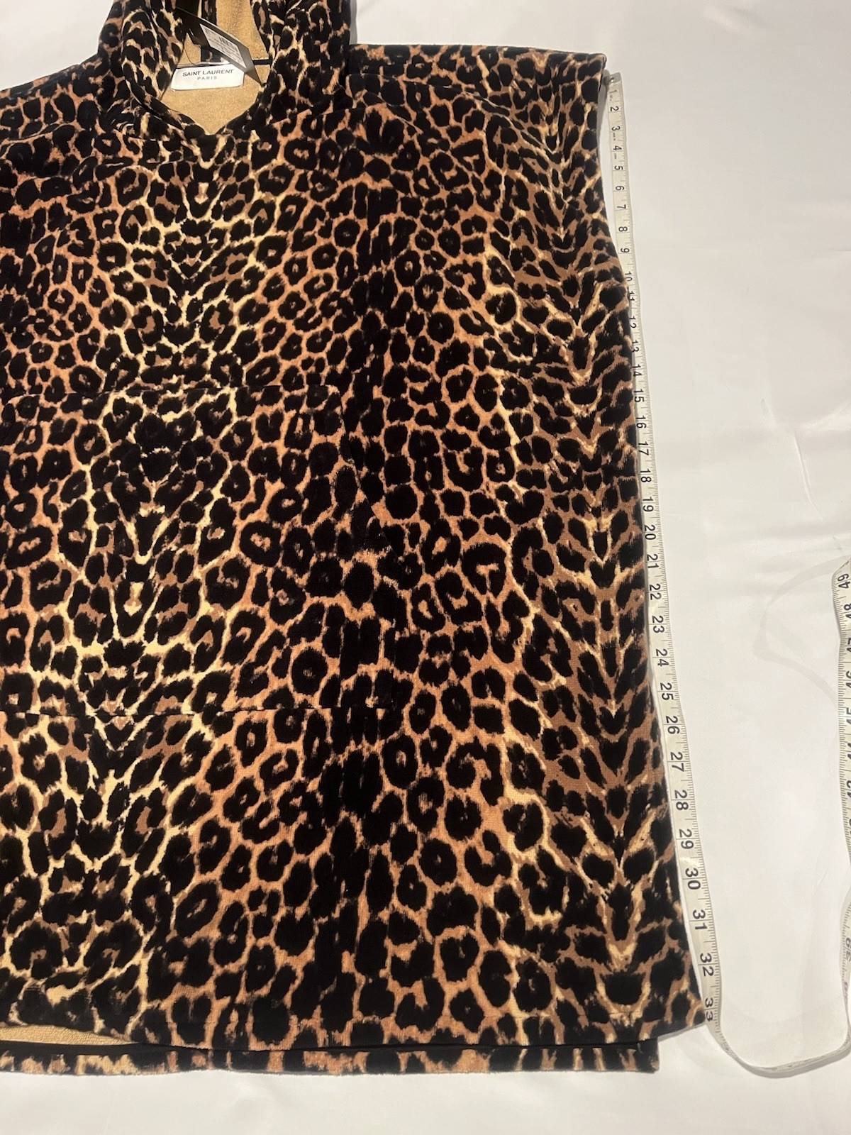 Poncho uomo leopardato Saint Laurent. L. $3790