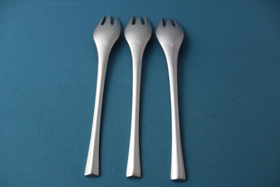 3 обеденные вилки Dansk ODIN атласная нержавеющая сталь Германия 7 7/8 дюйма - Изображение 4 из 4