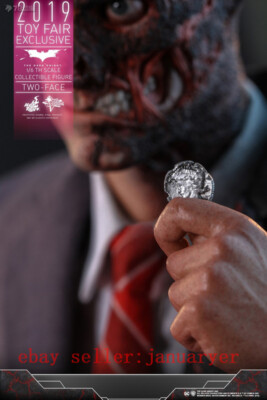 Hot Toys Mms546 1/6 Batman: The Dark Knight Two Faces Harvey Dent