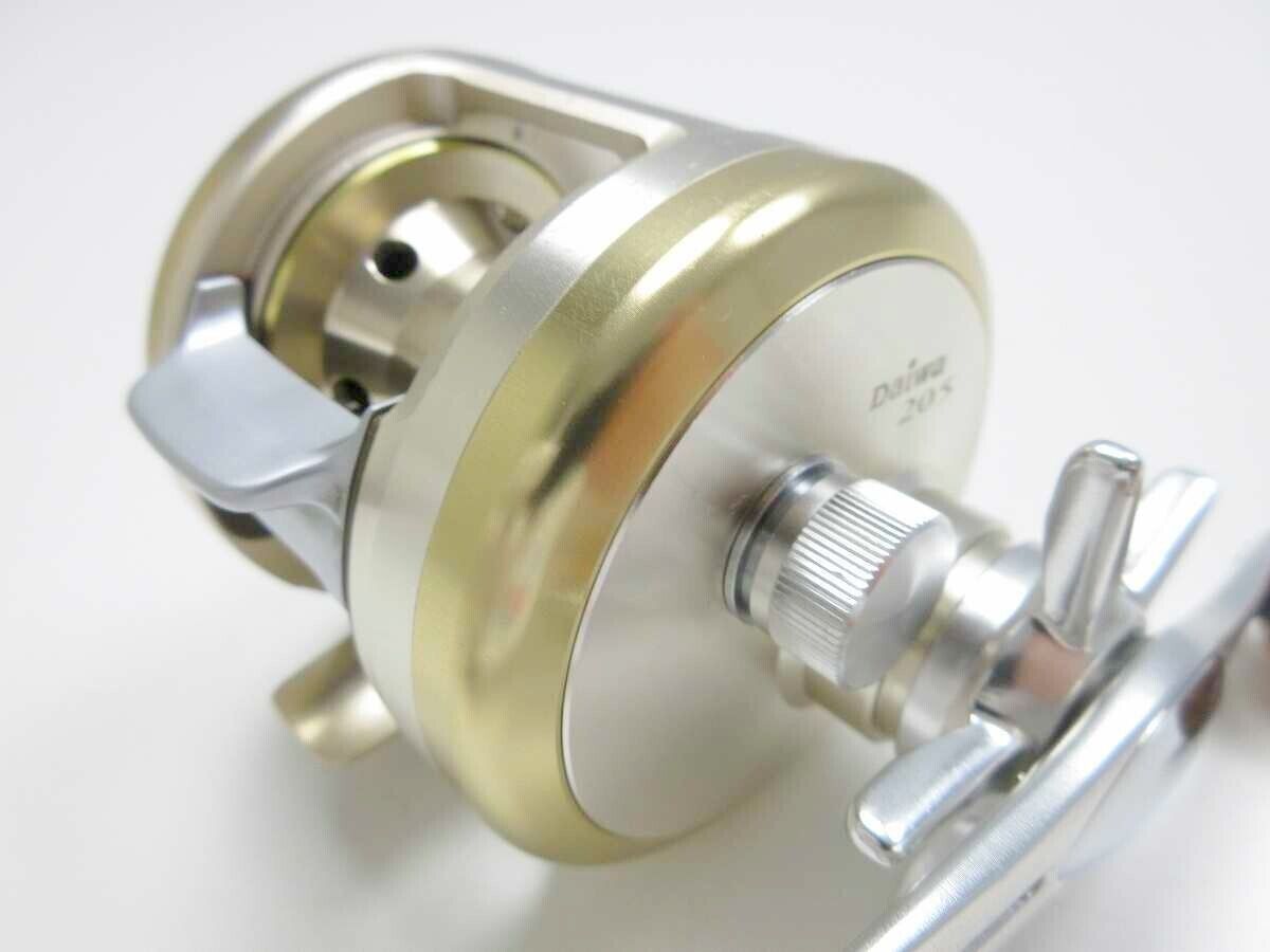 Daiwa Millionaire CV-Z 205 Bait Reel Fishing /AT3566/11 | eBay Daiwa Millionaire CV-Z 205 Bait Reel Fishing /AT3566/11 | eBay