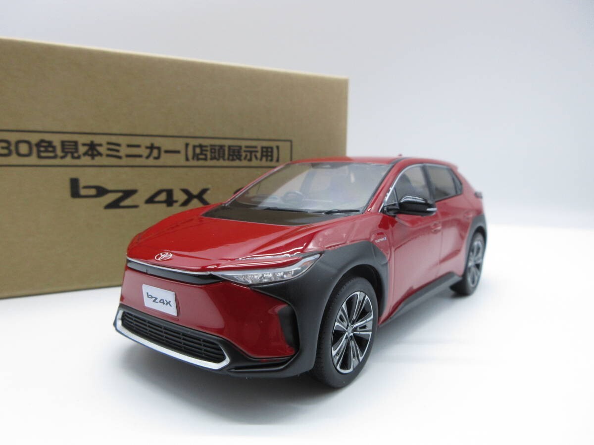 BZ4X 1/30スケールミニカー5台セット 1:30 Toyota bZ4X color sample mini car black x platinum